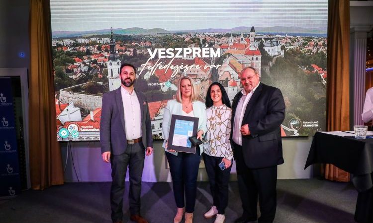 A 2022-es év turisztikai honlapját fejlesztettük - Fókuszban Veszprém "élj úgy, mint egy helyi"