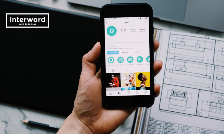 Instagram teszteli a linkeket a posztok leírásában